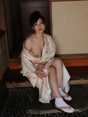 Anri Okita dressing japanese traditional dress