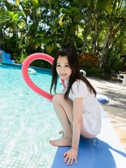 Asian babe Arisa Misato having fun near the swimming pool