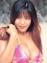 Sensual japanese model Harumi Nemoto posing