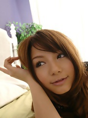 Tina Yuzuki prety teen model she is cute and sexy in the nude