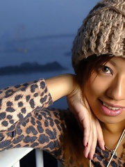 Yukari Fujikawa sexy Asian model has a hot body and nice tits